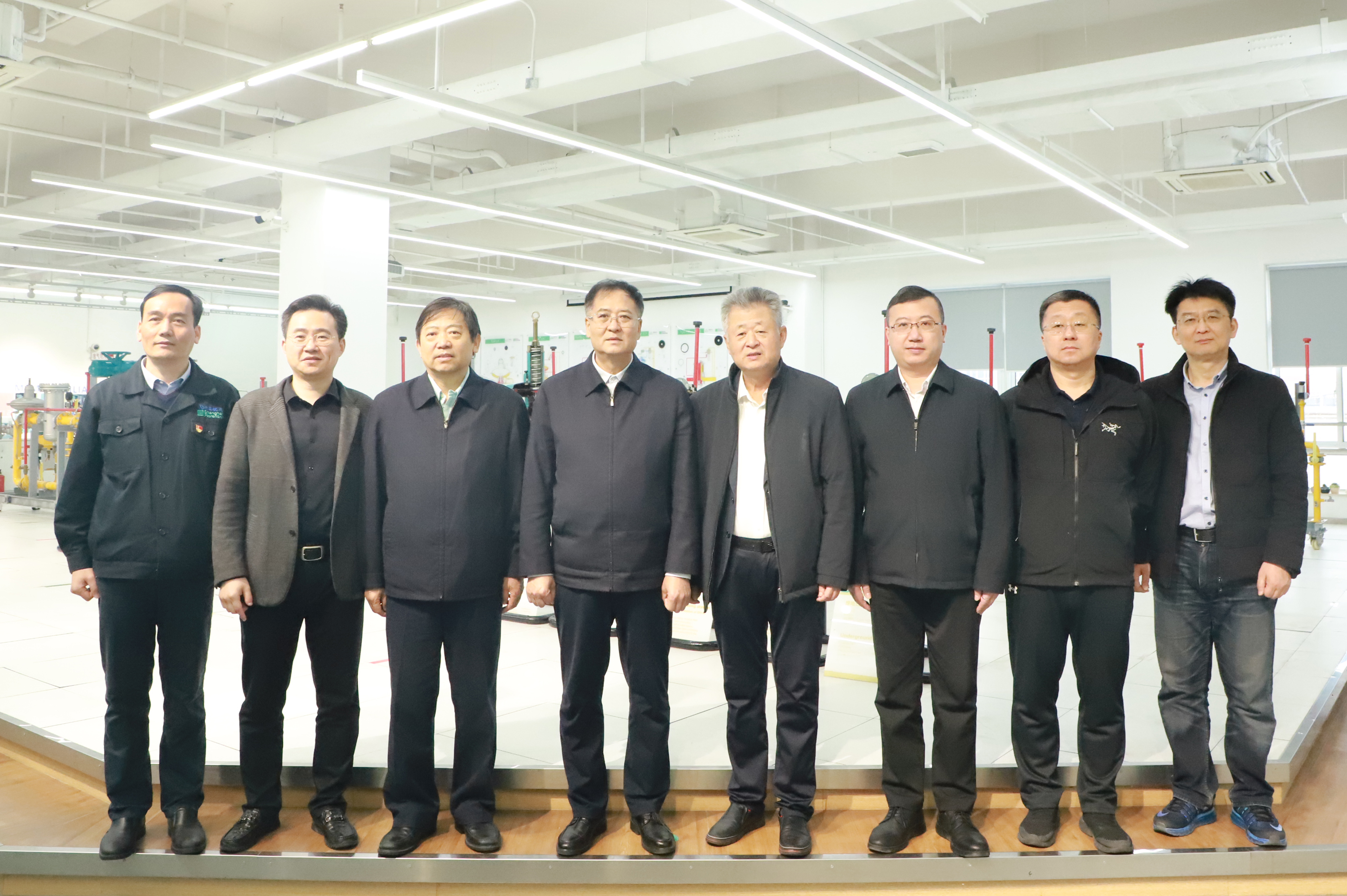 航天科技集团公司外部董事焦开河、王政一行调研上海飞奥 - 新闻中心 - 上海飞奥燃气设备有限公司